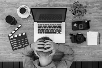 Unglücklich im Job: 6 Faktoren für mehr Erfüllung Unglücklich-im-Job